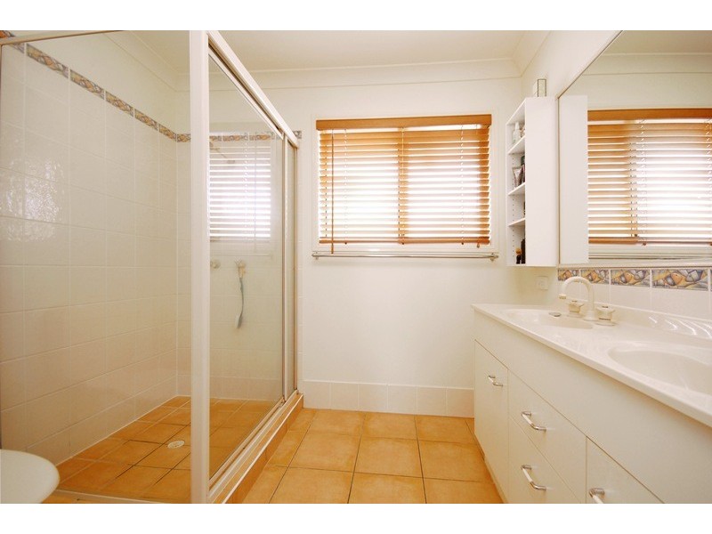 4 Rudkin Street, Wakerley QLD 4154