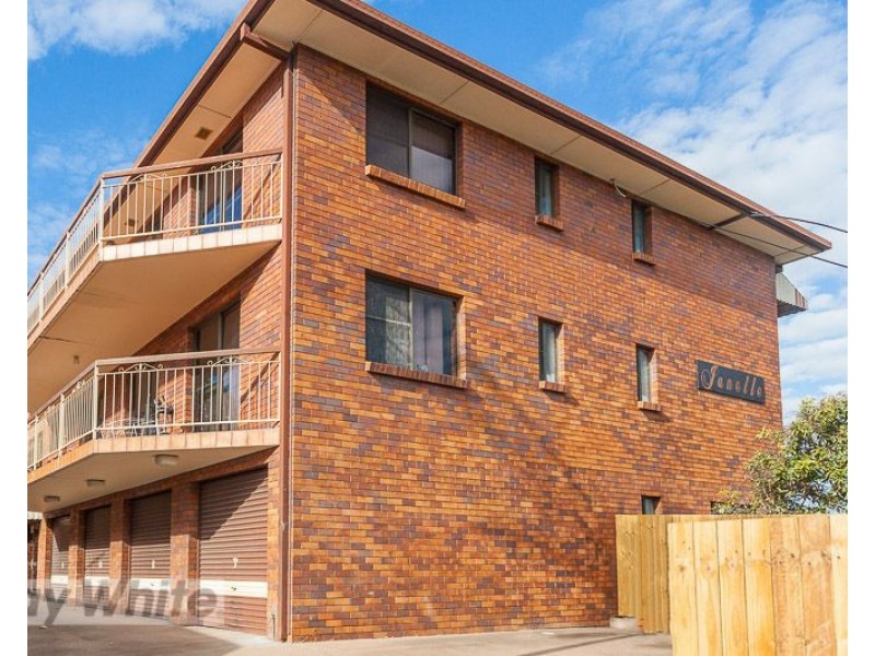 2/3 Curd Street, Greenslopes QLD 4120