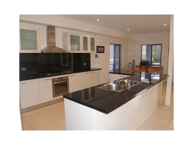34 Giordano Place, Belmont QLD 4153