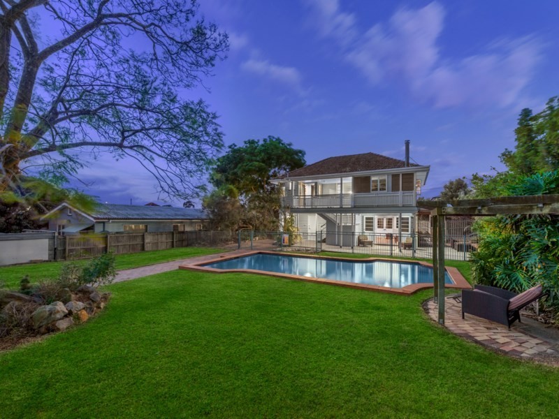 77 MacDonald Street, Norman Park QLD 4170