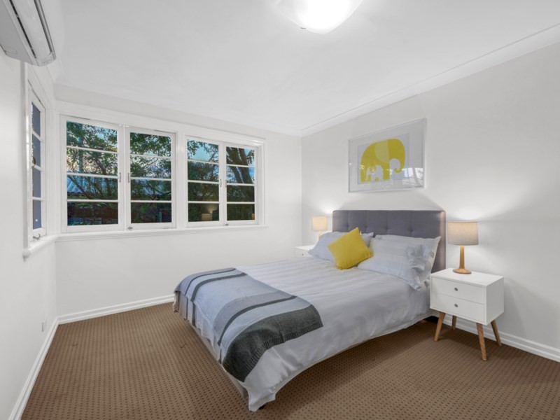 77 MacDonald Street, Norman Park QLD 4170