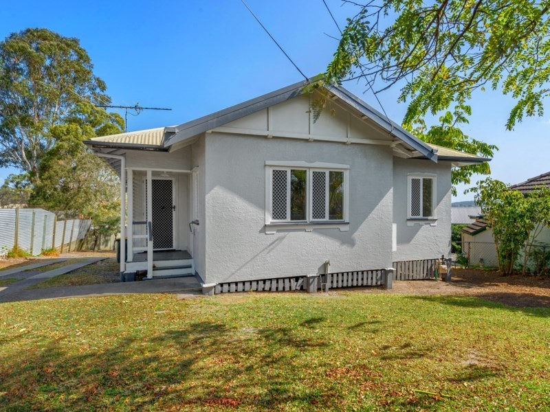 745 Cavendish Road, Holland Park QLD 4121