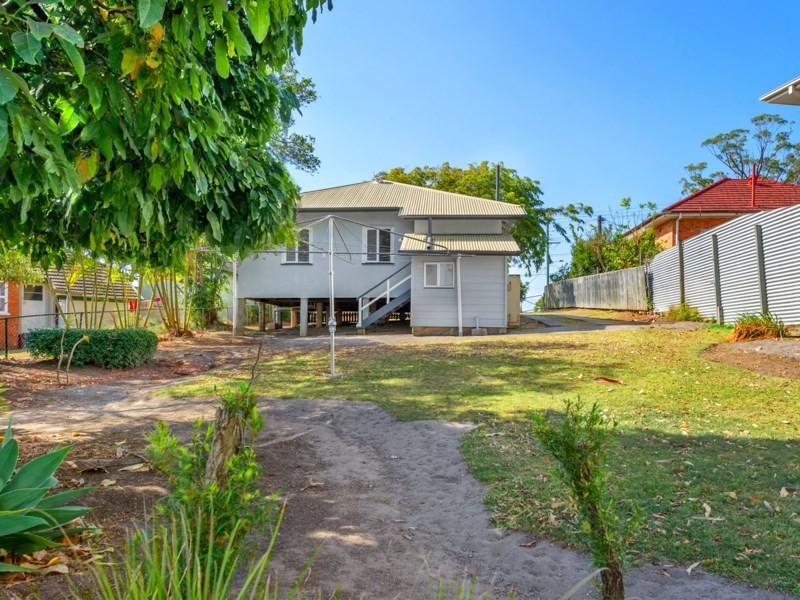 745 Cavendish Road, Holland Park QLD 4121