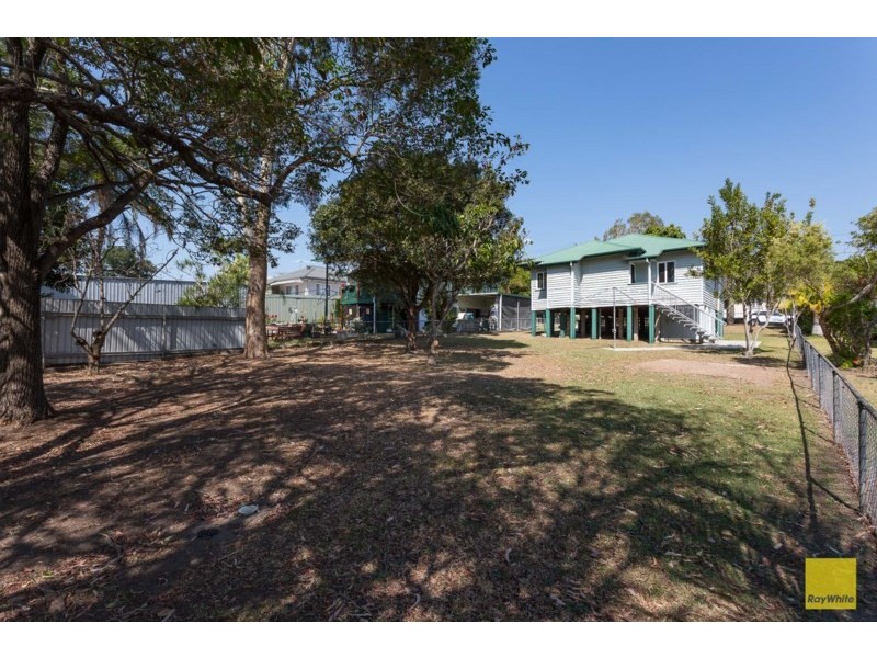 42 Mar Street, Holland Park QLD 4121