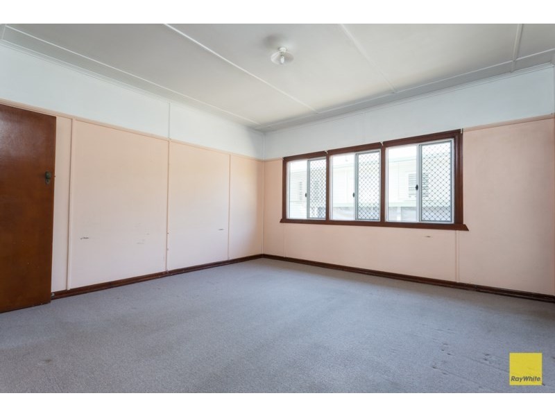 42 Mar Street, Holland Park QLD 4121