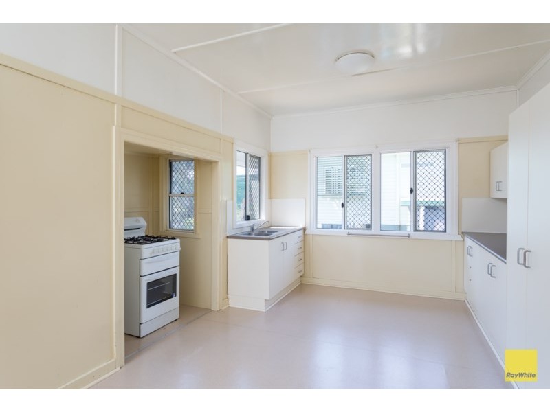 42 Mar Street, Holland Park QLD 4121