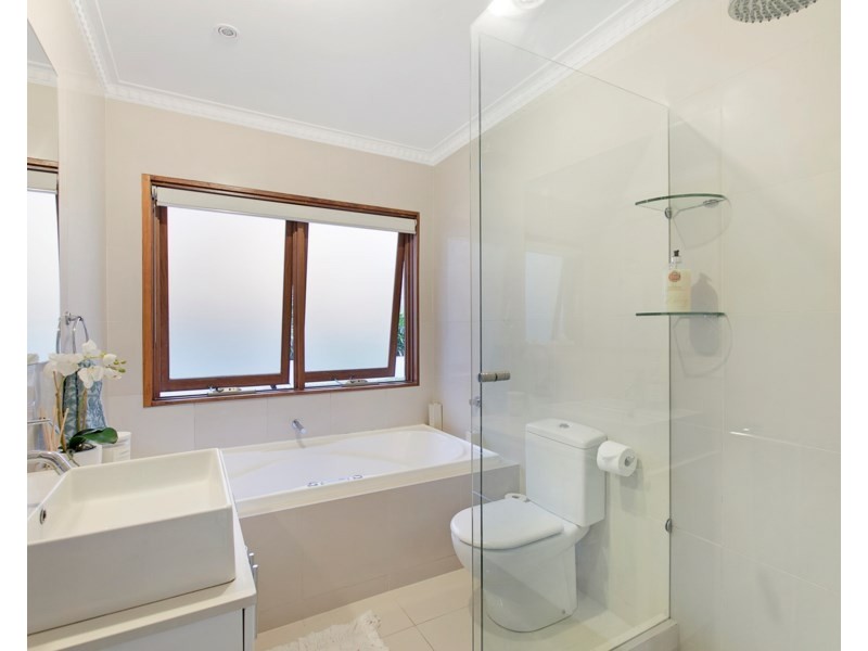 41 Raby Road, Coorparoo QLD 4151