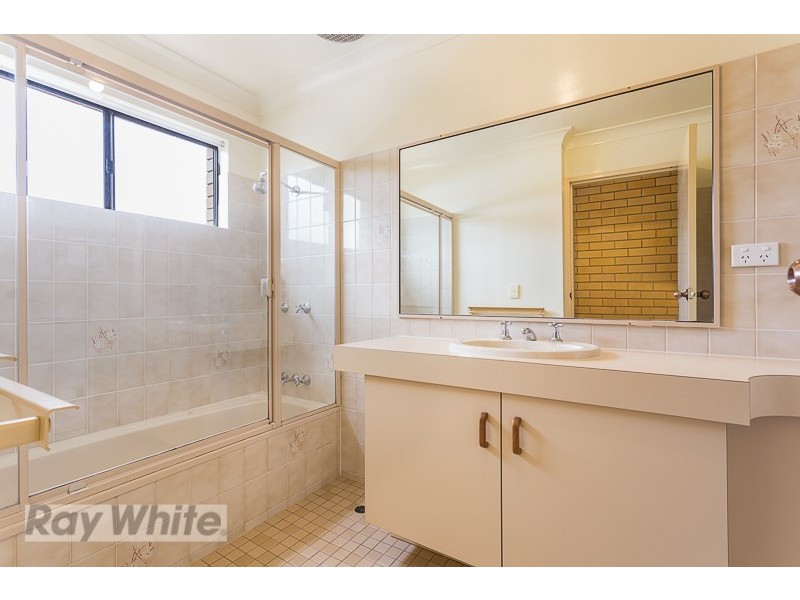 1/65 Nicklin Street, Coorparoo QLD 4151