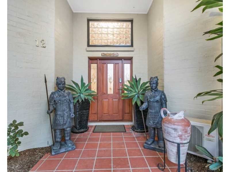 12 Currumbin Place, Carindale QLD 4152