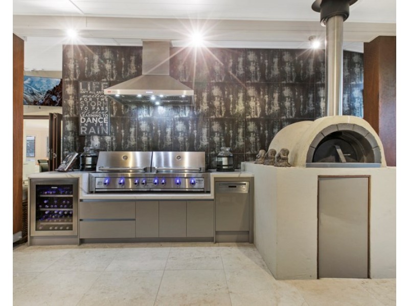 12 Currumbin Place, Carindale QLD 4152