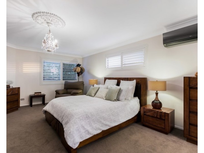 12 Currumbin Place, Carindale QLD 4152