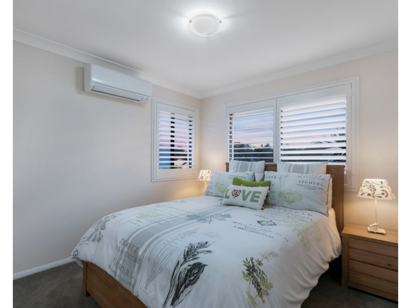 12 Currumbin Place, Carindale QLD 4152