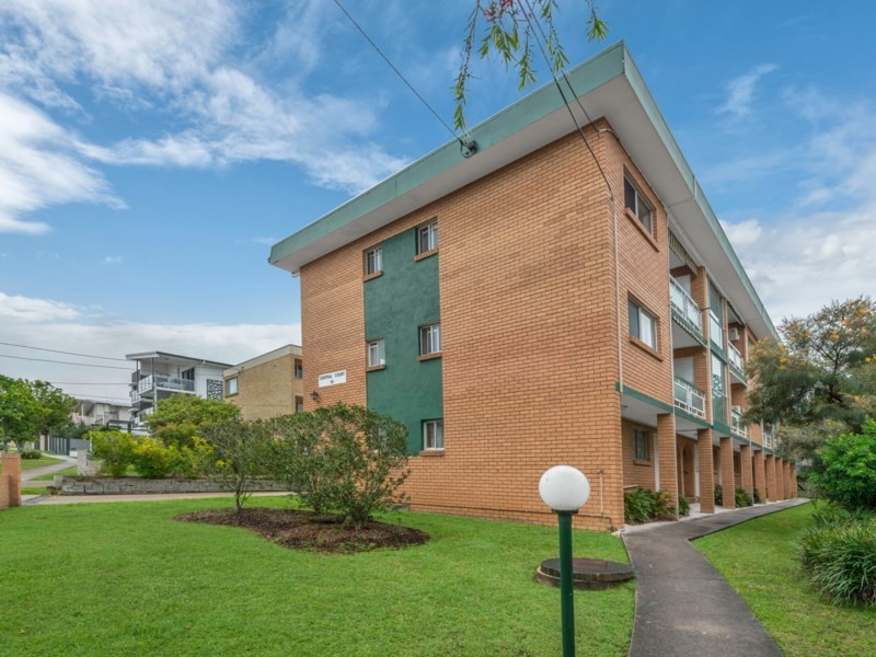 8/76 Kitchener Street, Coorparoo QLD 4151