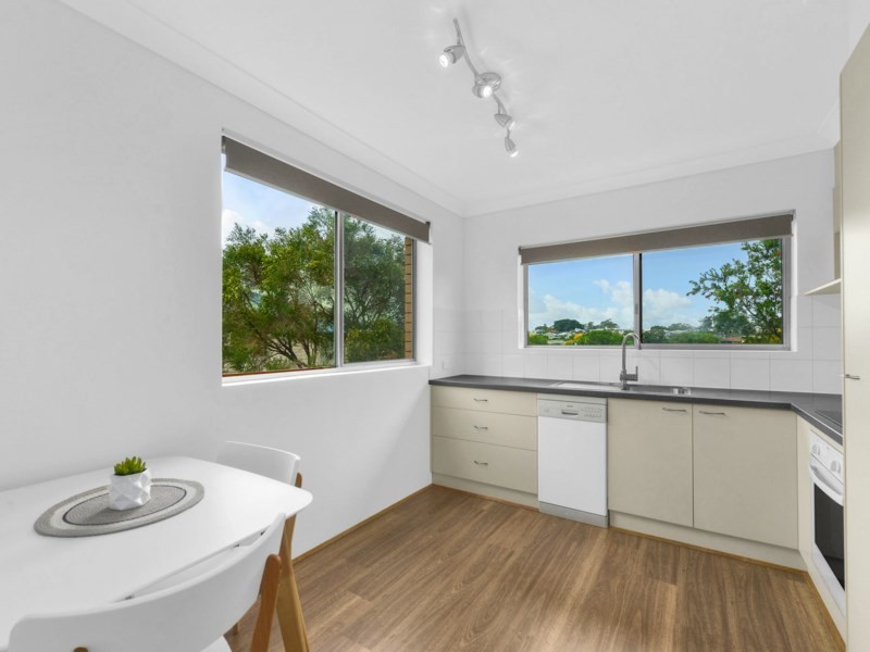 8/76 Kitchener Street, Coorparoo QLD 4151