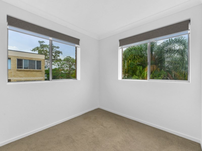 8/76 Kitchener Street, Coorparoo QLD 4151