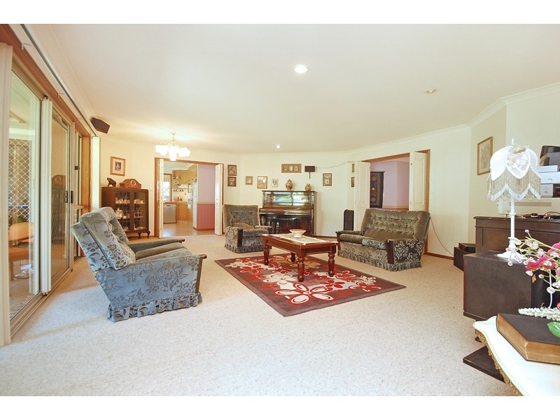 4 Oprah Place, Belmont QLD 4153