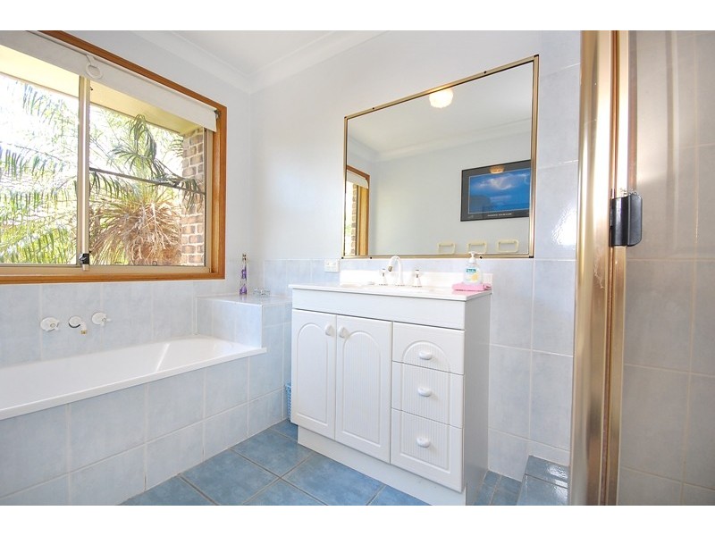 4 Oprah Place, Belmont QLD 4153