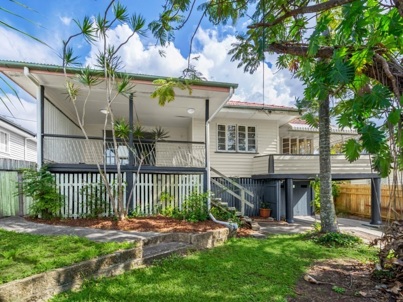 35 Samuel Street, Camp Hill QLD 4152