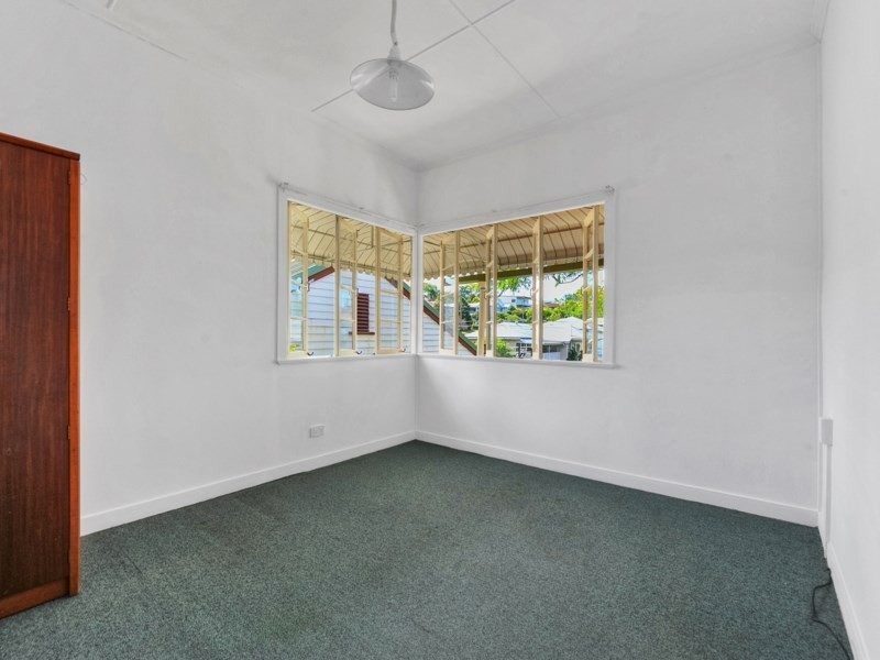 35 Samuel Street, Camp Hill QLD 4152