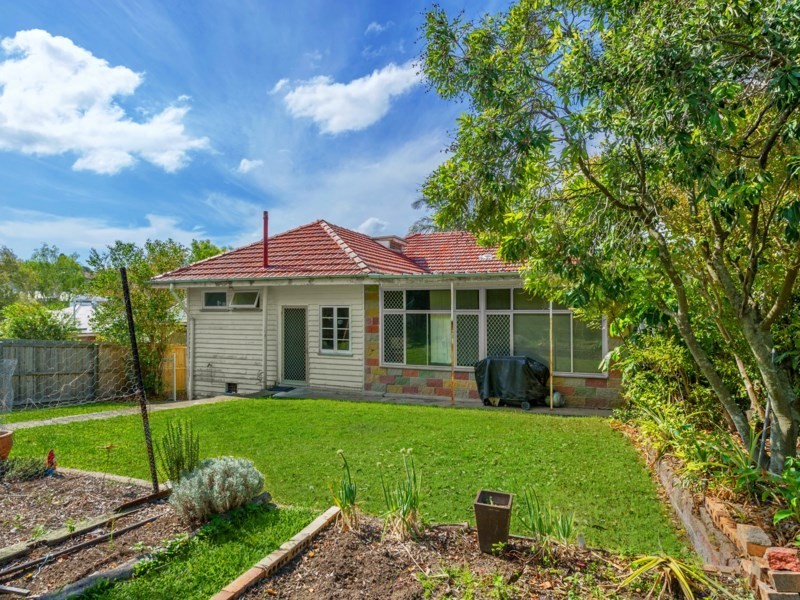 35 Samuel Street, Camp Hill QLD 4152