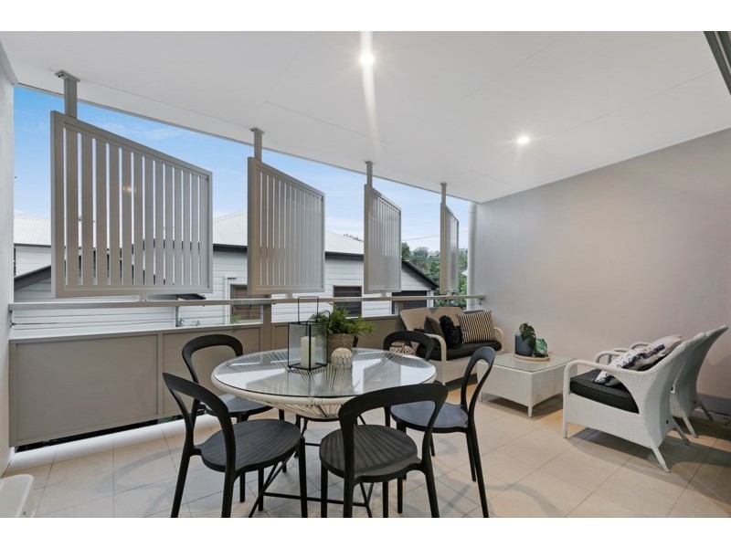 2/72 Bilyana Street, Balmoral QLD 4171