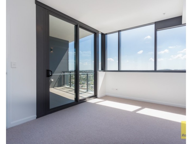 11805/26 Holdsworth Street, Coorparoo QLD 4151