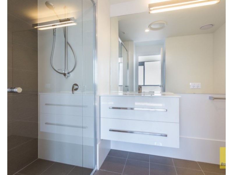 11805/26 Holdsworth Street, Coorparoo QLD 4151