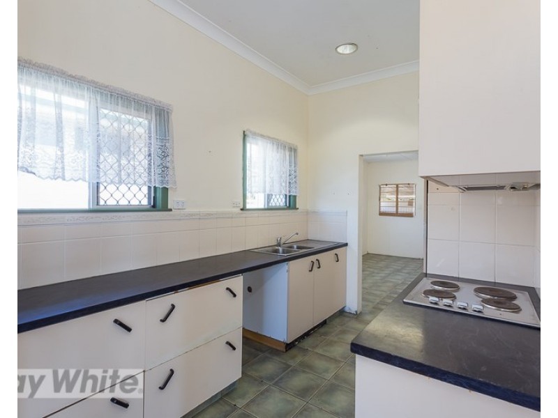 1 Blackwood Avenue, Cannon Hill QLD 4170