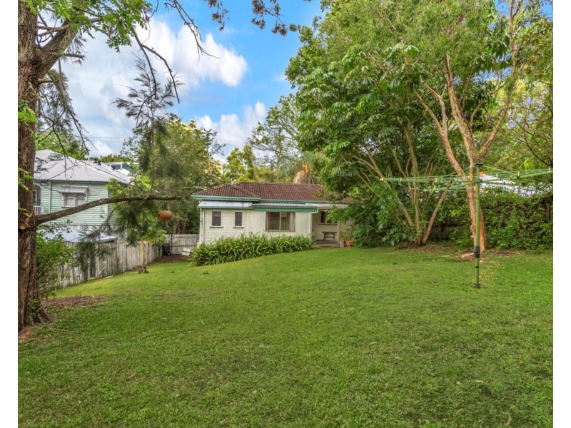 87 Plimsoll Street, Greenslopes QLD 4120