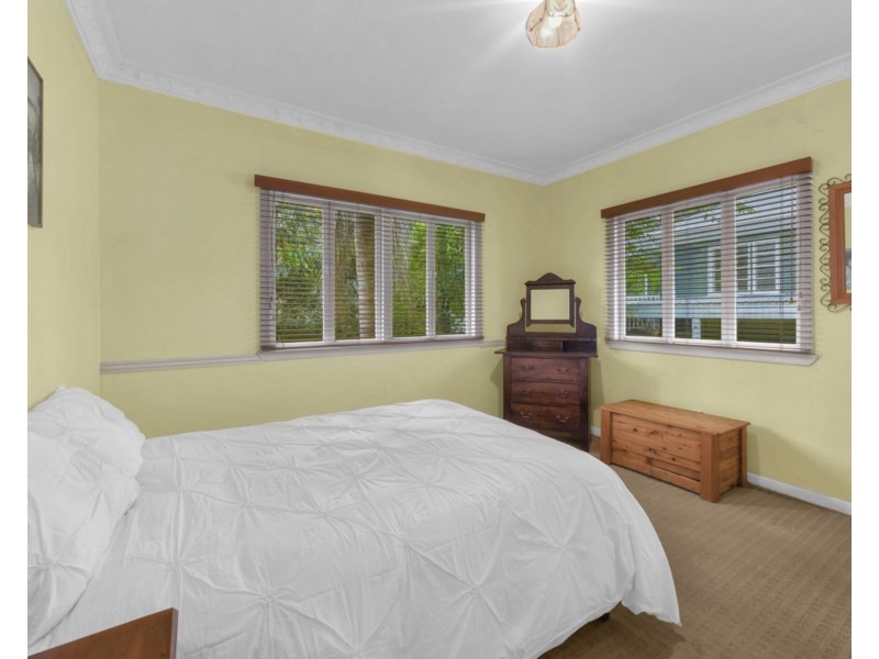 87 Plimsoll Street, Greenslopes QLD 4120