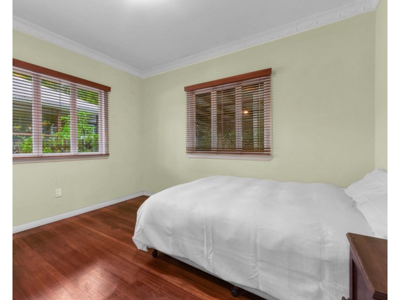 87 Plimsoll Street, Greenslopes QLD 4120