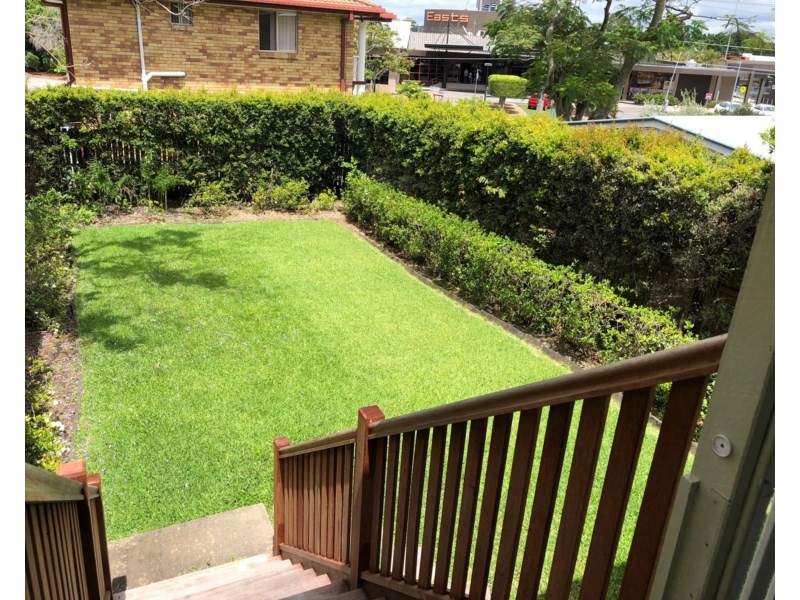 28 Baragoola Street, Coorparoo QLD 4151