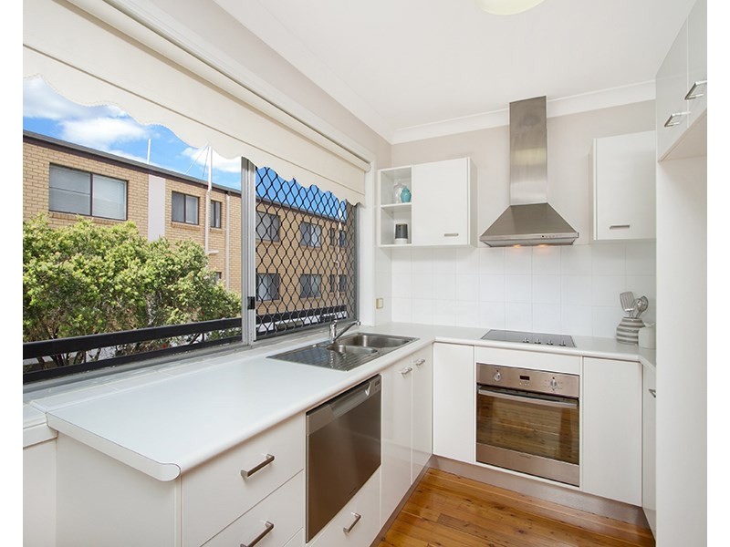 2/33 Derby Street, Coorparoo QLD 4151
