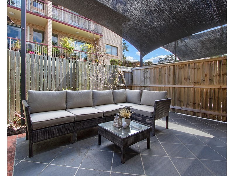 2/33 Derby Street, Coorparoo QLD 4151