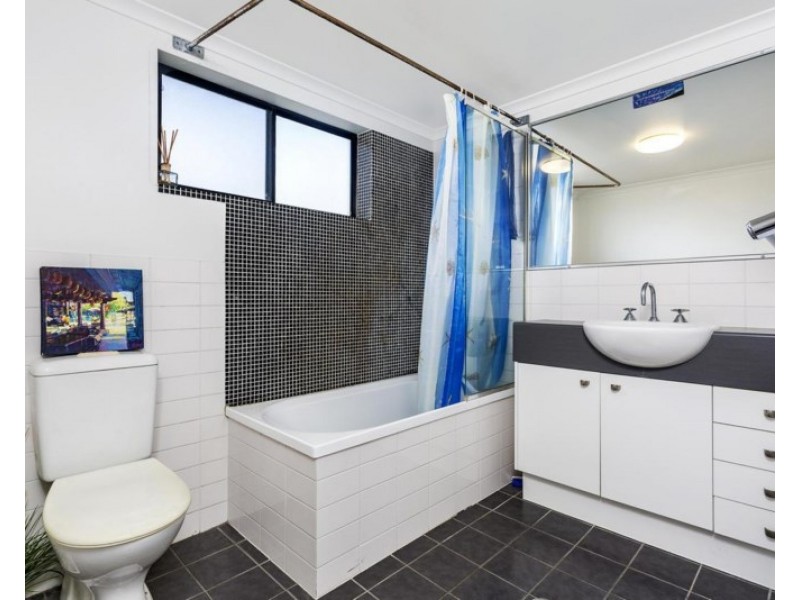 19/15 Kitchener Street, Coorparoo QLD 4151