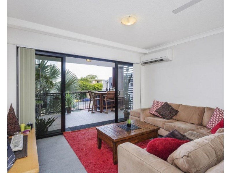 19/15 Kitchener Street, Coorparoo QLD 4151