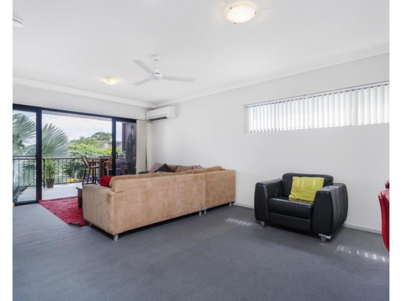 19/15 Kitchener Street, Coorparoo QLD 4151