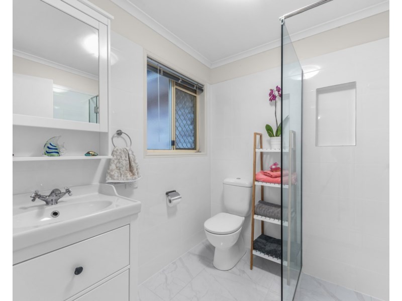 101 Golden Oak Crescent, Carindale QLD 4152