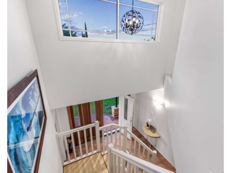 101 Golden Oak Crescent, Carindale QLD 4152