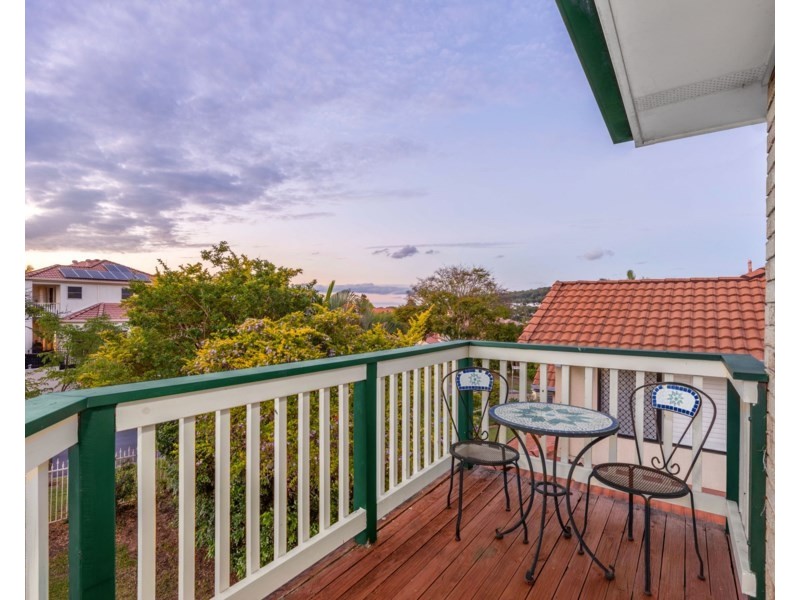 101 Golden Oak Crescent, Carindale QLD 4152