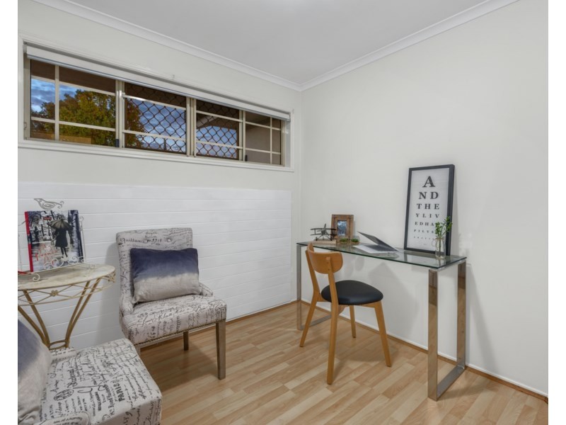 101 Golden Oak Crescent, Carindale QLD 4152