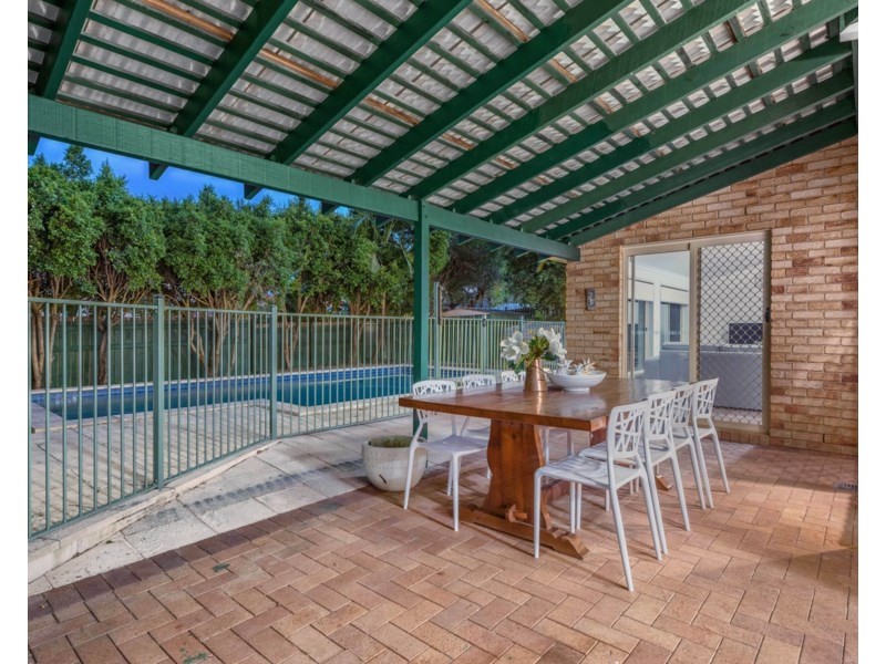 101 Golden Oak Crescent, Carindale QLD 4152