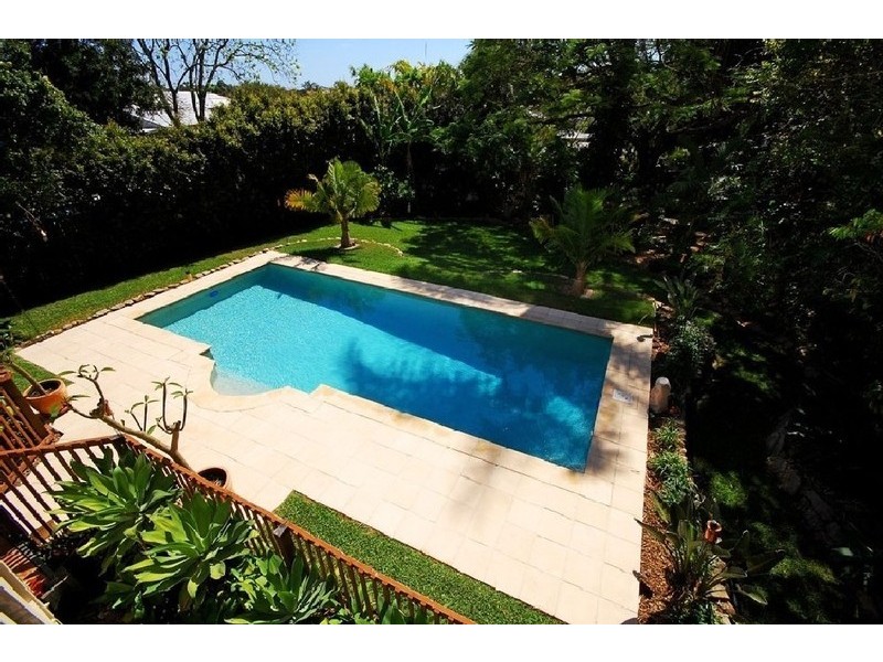 64 The Promenade, Camp Hill QLD 4152