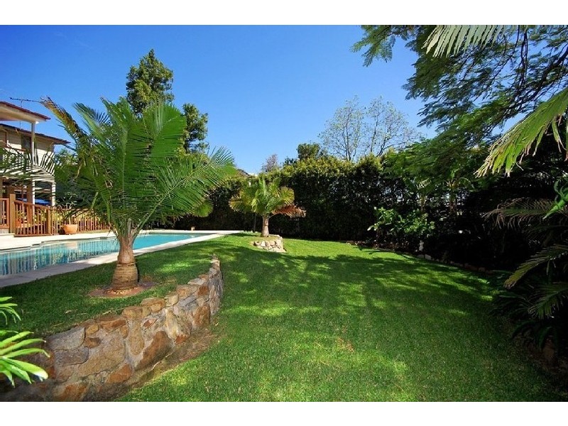 64 The Promenade, Camp Hill QLD 4152