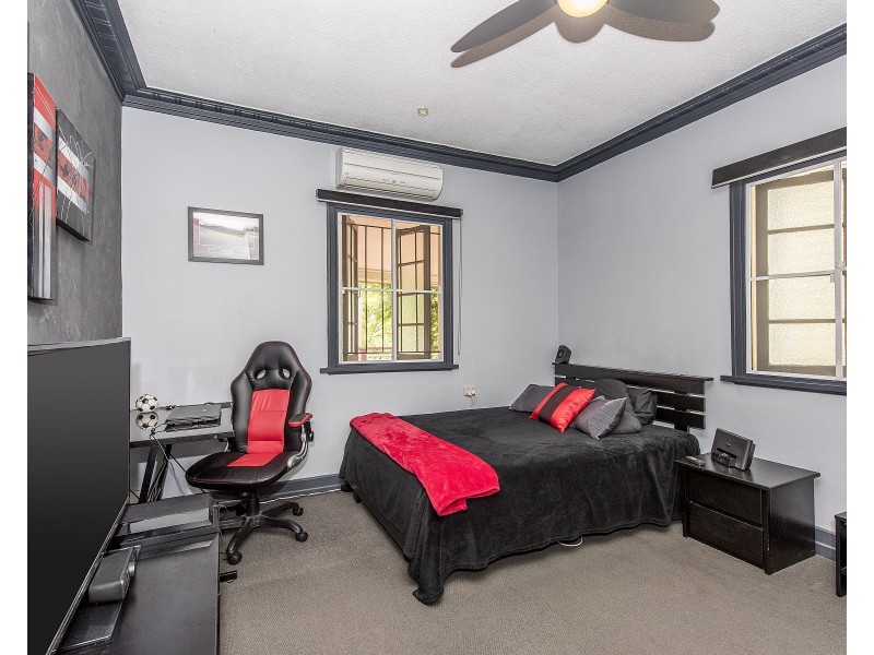 27 Ernest Street, Camp Hill QLD 4152