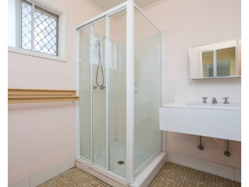 15 Rees Avenue, Coorparoo QLD 4151