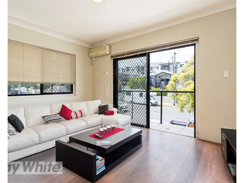 5/8 Kitchener Street, Coorparoo QLD 4151