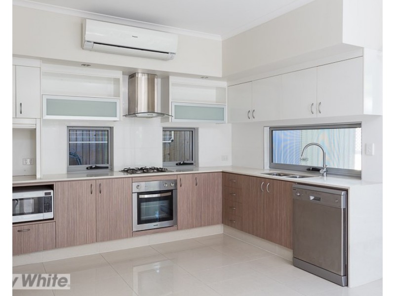 5 Ames Street, Coorparoo QLD 4151