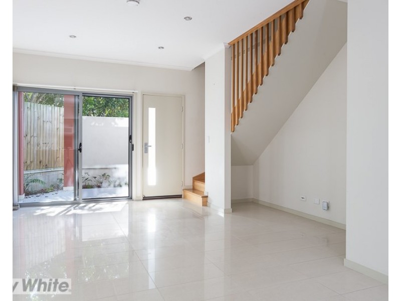 5 Ames Street, Coorparoo QLD 4151