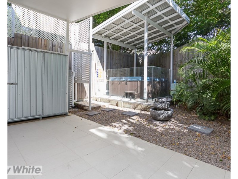 5 Ames Street, Coorparoo QLD 4151
